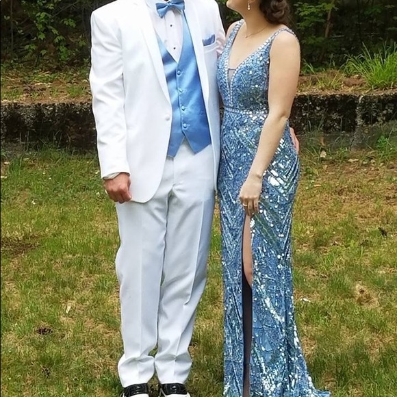 PROM DRESS - Picture 5 of 9